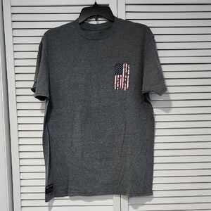 Men's Howitzer, Patriotic T-shirt, Gray w/ Distressed American Flag. Large.